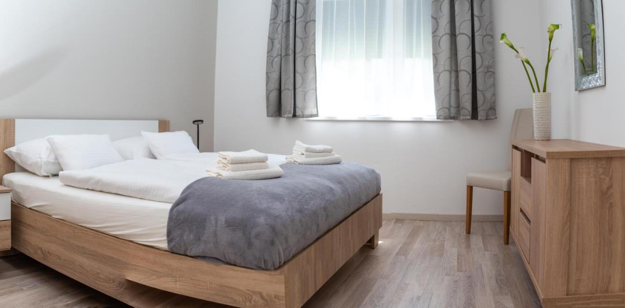 Twins Apartman Хевіз Екстер'єр фото